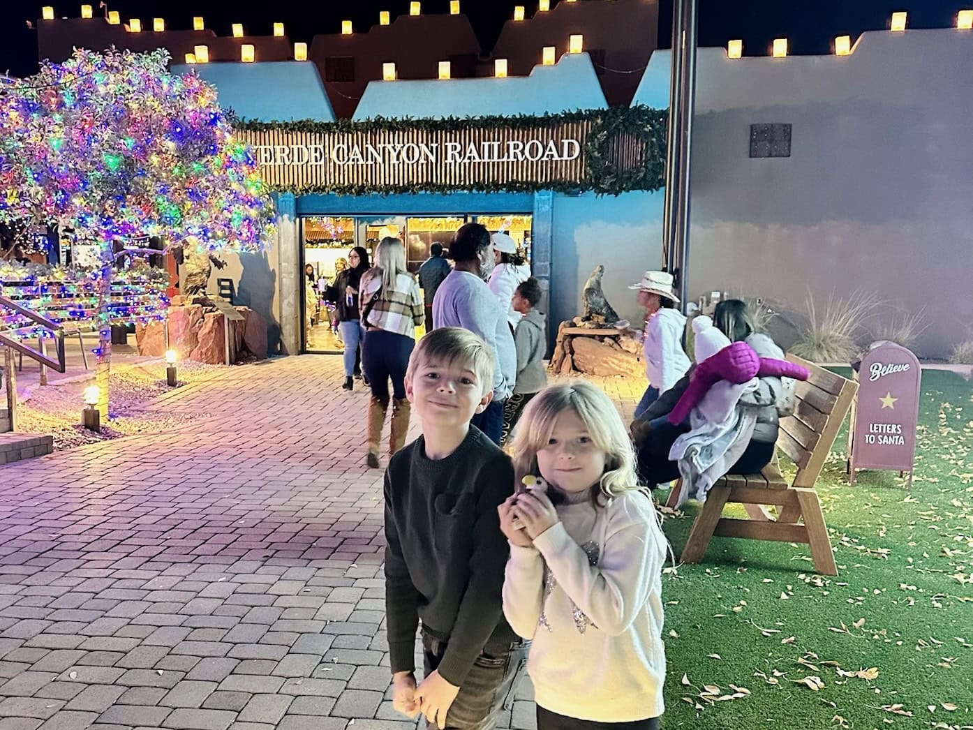 A Magical Christmas Journey Aboard the Verde Canyon Railroad in